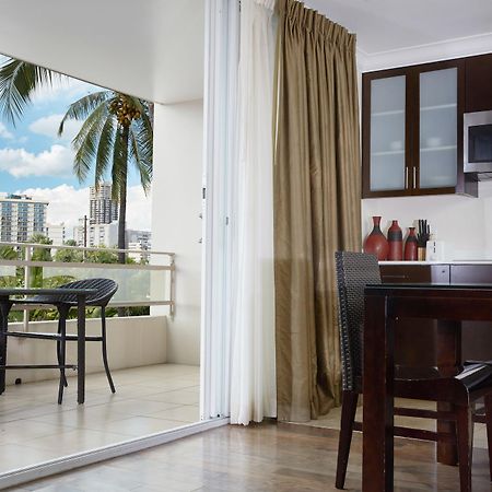 Regency On Beachwalk Waikiki By Outrigger Honolulu Exterior photo